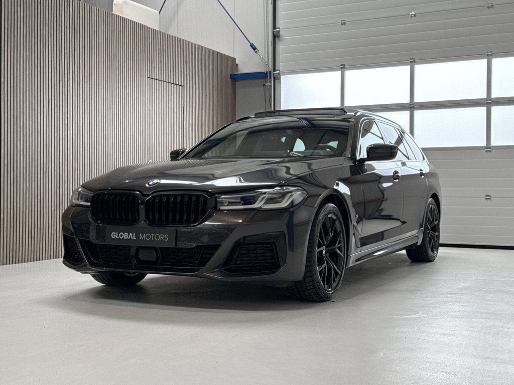 BMW 5 Serie Touring 520i High Executive 50631058-0.jpg | Global Motors
